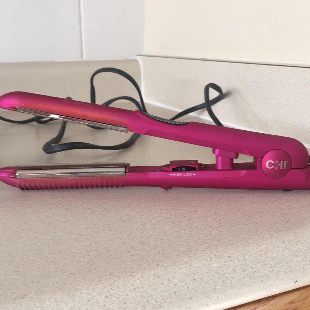 Miss Universe ChI hair straightener